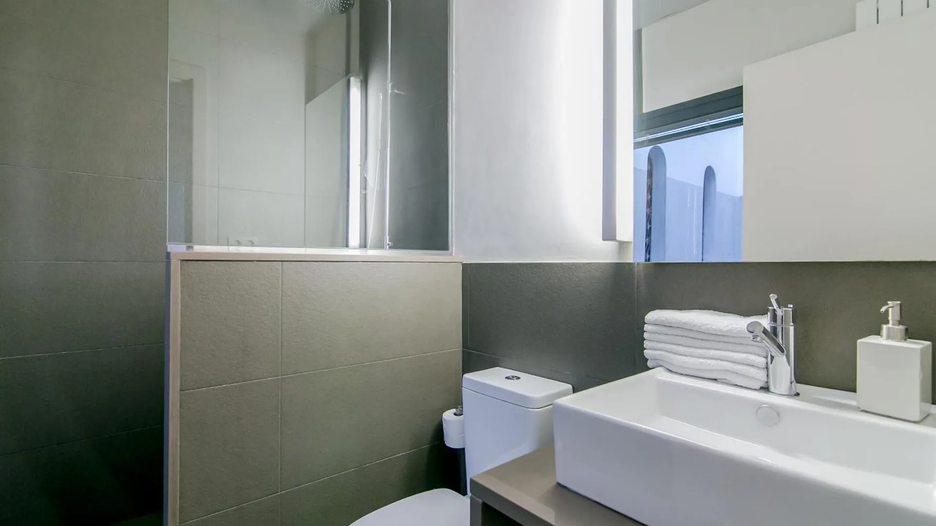 Deco Apartments Barcelona-Diagonal Spain